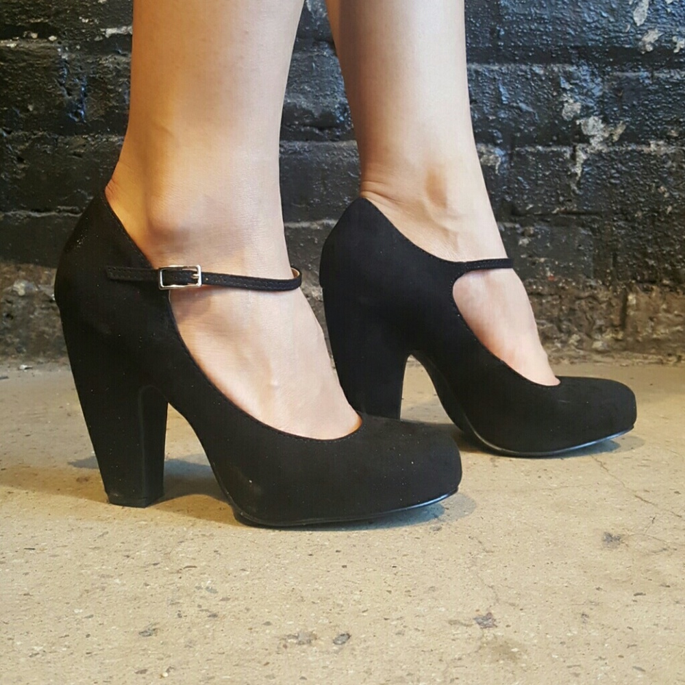 American Rag Black Suede Pumps